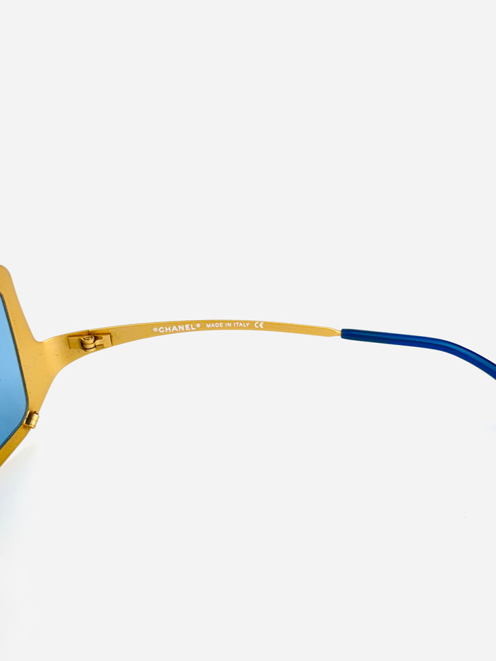CHANEL – 4011