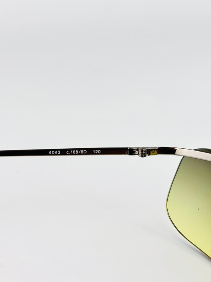 CHANEL - 4043