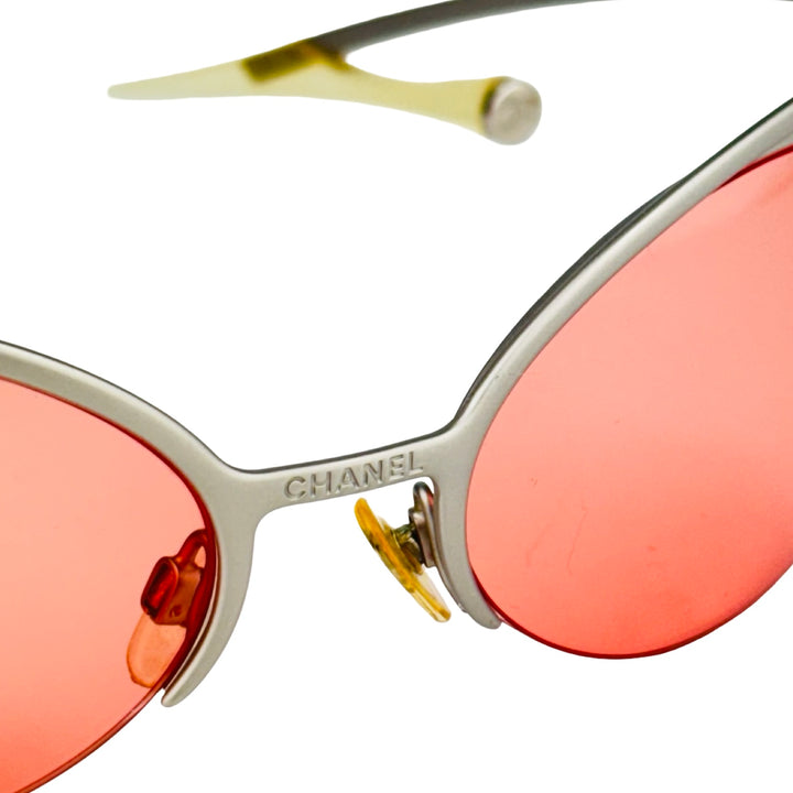 CHANEL – 13550