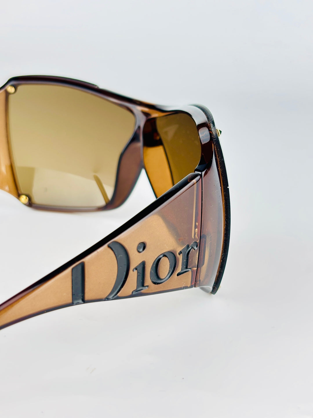 DIOR - OVERSHINE