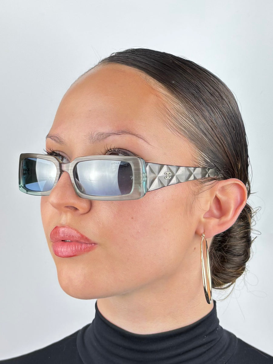 CHANEL – 4056