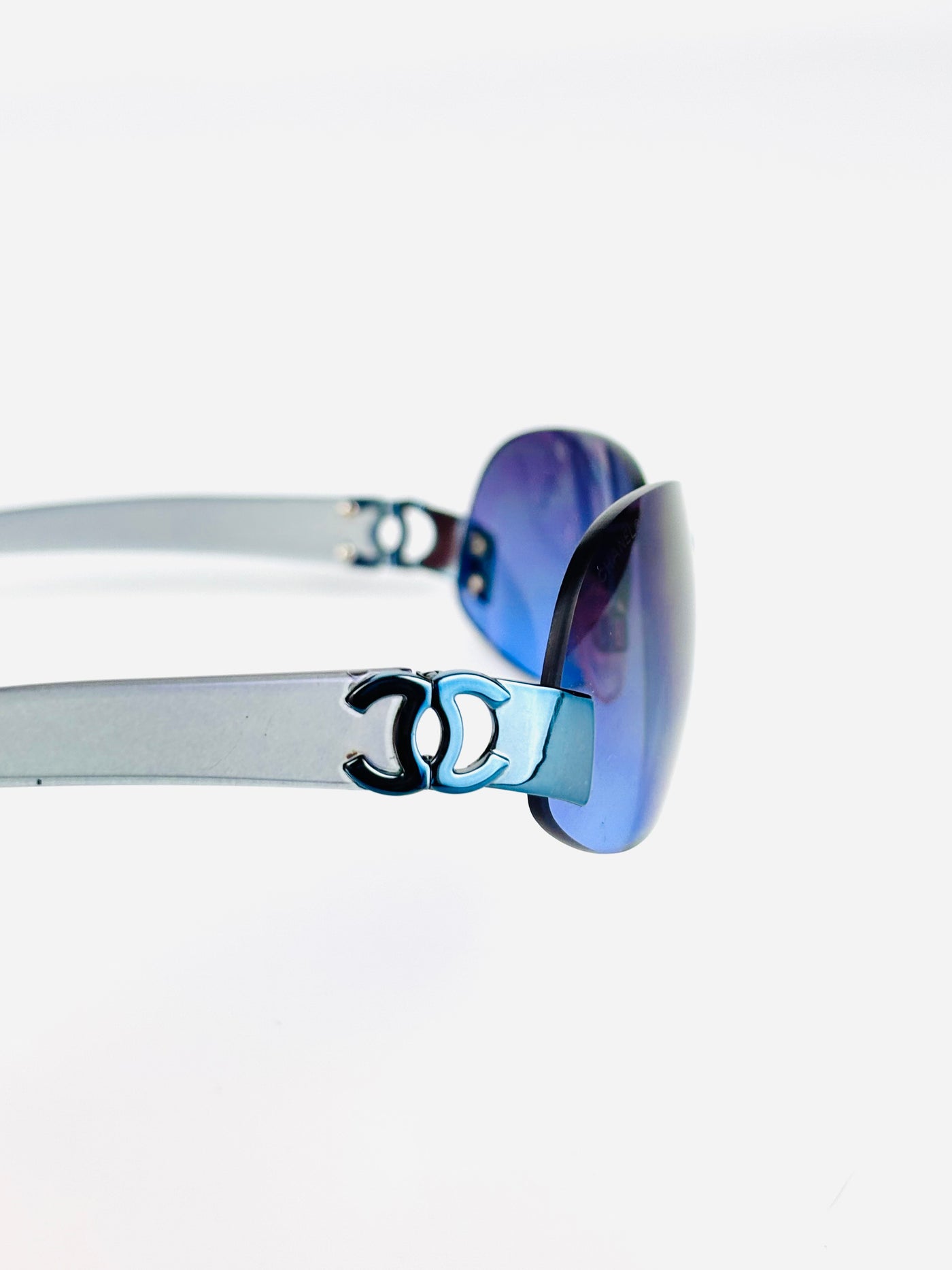 CHANEL – 4037