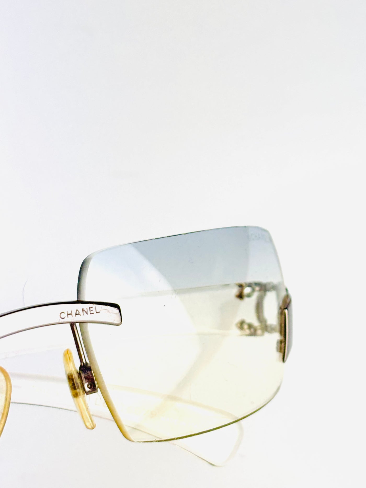 CHANEL – 4048