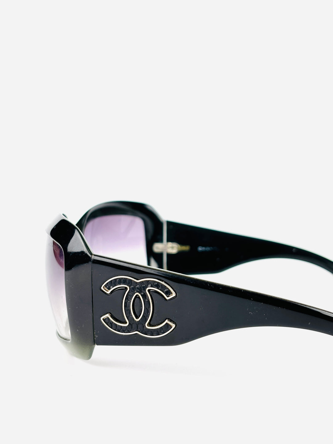 CHANEL - 6022-Q
