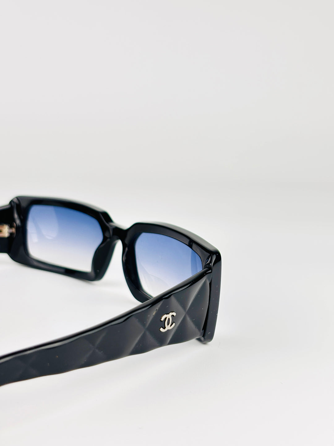 CHANEL - 5046