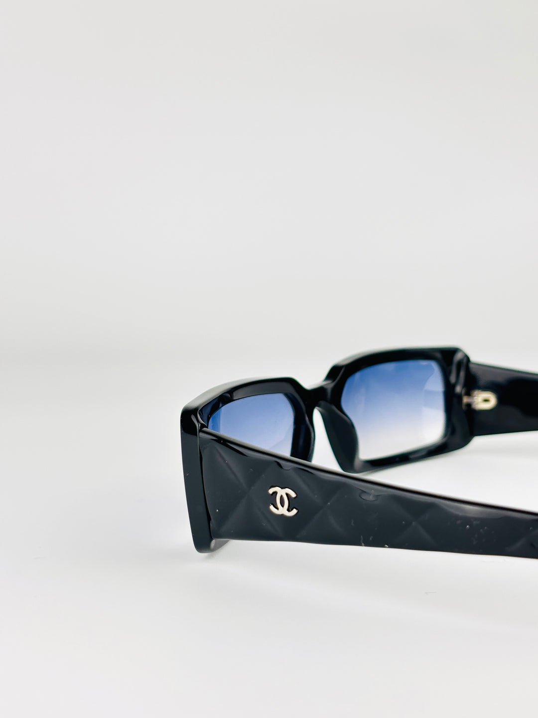 CHANEL - 5046