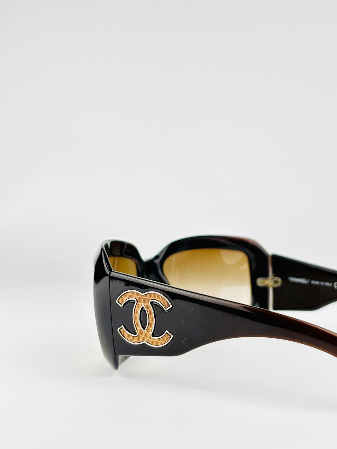 CHANEL - 6022-Q